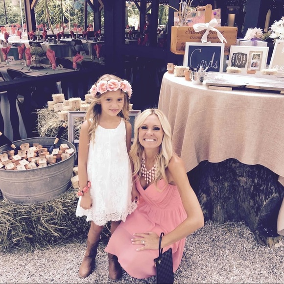 David’s bridal flower girl dress - Picture 4 of 8